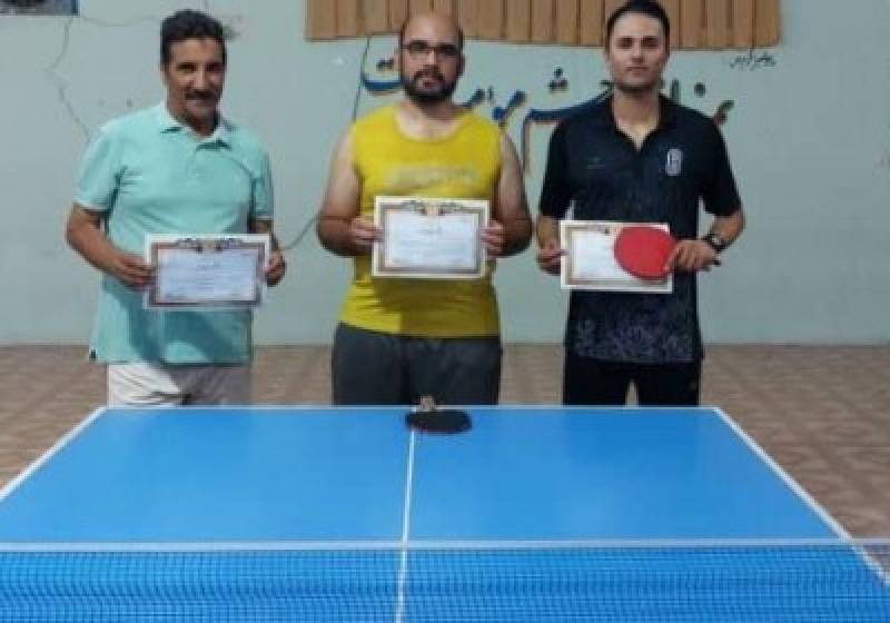 به مناسبت هفته دولت مسابقات تنیس روی میز در جیرفت برگزار شد